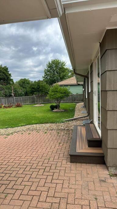 Beautiful Luxury Home Freshly Renovated With Big Yard, Seating & Grill Pad Cottage Grove Exterior photo