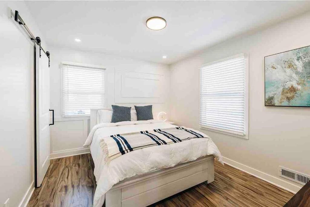 Beautiful Luxury Home Freshly Renovated With Big Yard, Seating & Grill Pad Cottage Grove Exterior photo