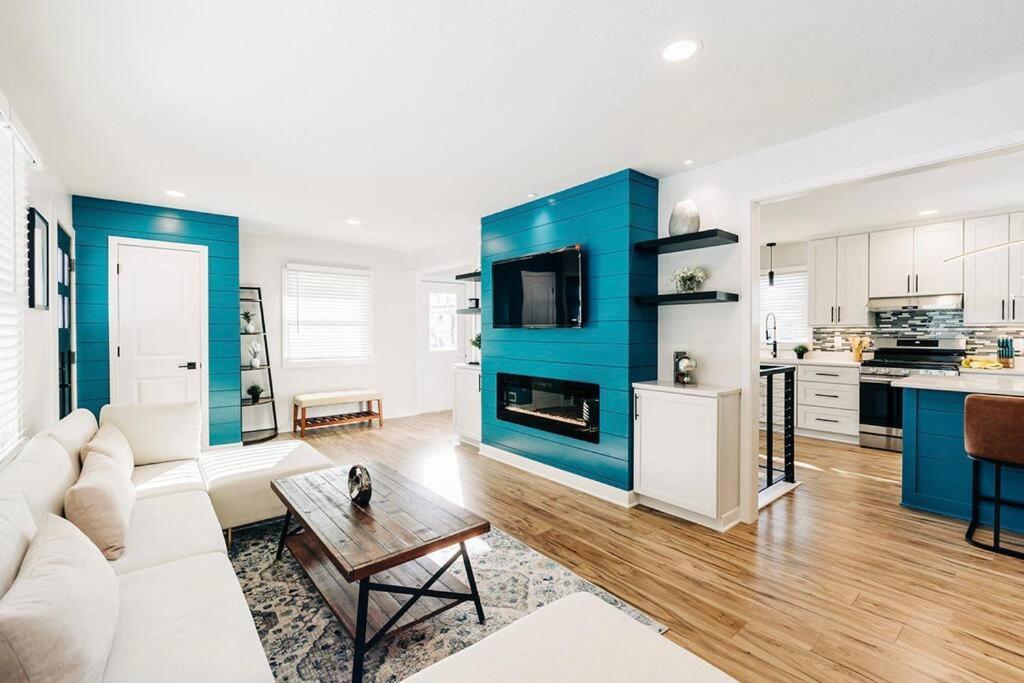 Beautiful Luxury Home Freshly Renovated With Big Yard, Seating & Grill Pad Cottage Grove Exterior photo